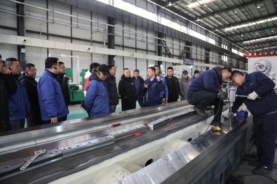 強(qiáng)化產(chǎn)品知識(shí)儲(chǔ)備 助力市場(chǎng)開(kāi)拓能力 星火機(jī)床公司組織銷(xiāo)售員開(kāi)展產(chǎn)品知識(shí)培訓(xùn)